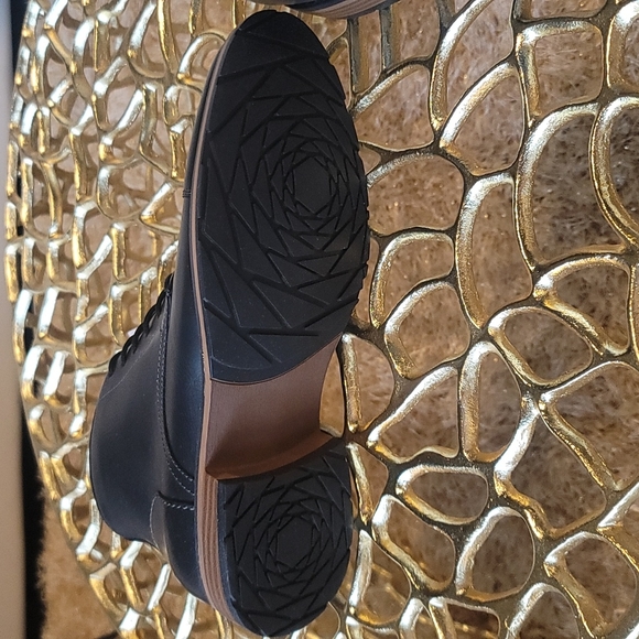 APT.9 Brand New Still In Original Box - Picture 3 of 6